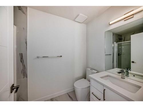 330 Sage Hill Circle Nw, Calgary, AB - Indoor Photo Showing Bathroom