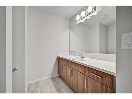 9 Carringwood Grove Nw, Calgary, AB - Indoor Photo Showing Bathroom