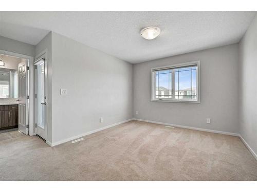 9 Carringwood Grove Nw, Calgary, AB - Indoor Photo Showing Other Room