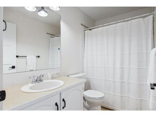 154 West Creek Bay, Chestermere, AB - Indoor Photo Showing Bathroom