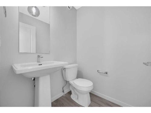 115 Aquila Drive Nw, Calgary, AB - Indoor Photo Showing Bathroom