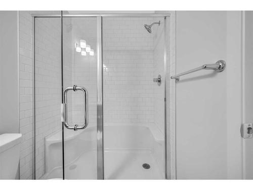 115 Aquila Drive Nw, Calgary, AB - Indoor Photo Showing Bathroom