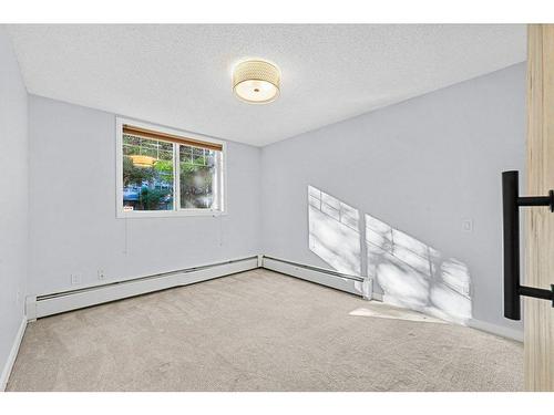 104-2419 Erlton Road Sw, Calgary, AB - Indoor Photo Showing Other Room