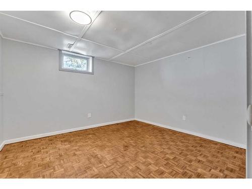 76 Huntmeadow Road Ne, Calgary, AB - Indoor Photo Showing Other Room