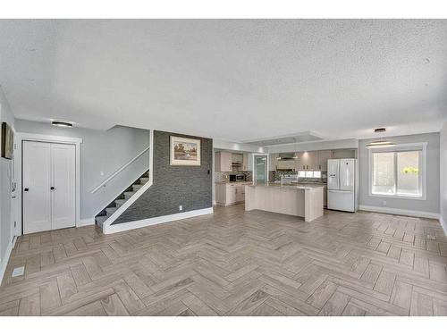 76 Huntmeadow Road Ne, Calgary, AB - Indoor