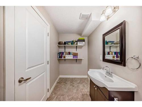 239 Sage Bank Grove Nw, Calgary, AB - Indoor Photo Showing Bathroom