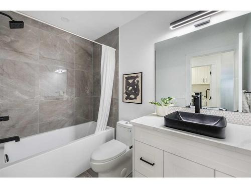 5035 Bulyea Road Nw, Calgary, AB - Indoor Photo Showing Bathroom