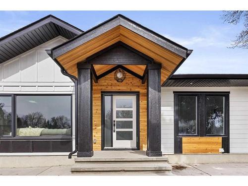 5035 Bulyea Road Nw, Calgary, AB - Outdoor