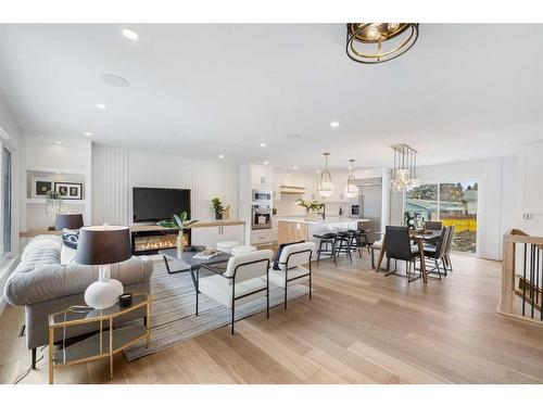 5035 Bulyea Road Nw, Calgary, AB - Indoor Photo Showing Living Room