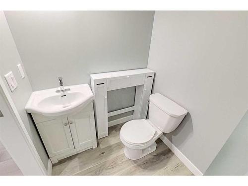 1204-800 Yankee Valley Boulevard Se, Airdrie, AB - Indoor Photo Showing Bathroom