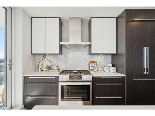 2506-930 16 Avenue Sw, Calgary, AB - Indoor Photo Showing Kitchen