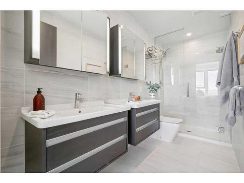 2506-930 16 Avenue Sw, Calgary, AB - Indoor Photo Showing Bathroom