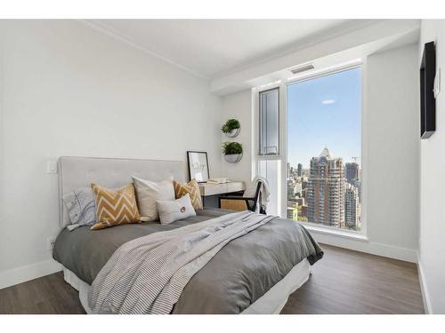 2506-930 16 Avenue Sw, Calgary, AB - Indoor Photo Showing Bedroom