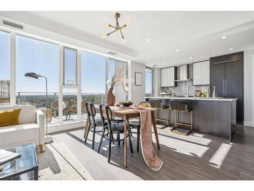 2506-930 16 Avenue Sw, Calgary, AB - Indoor Photo Showing Dining Room