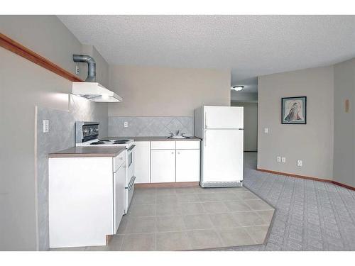 12 Panorama Hills Cove Nw, Calgary, AB - Indoor Photo Showing Kitchen