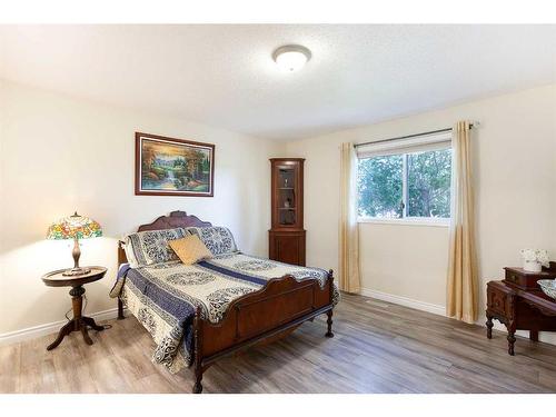 93 Shawbrooke Green Sw, Calgary, AB - Indoor Photo Showing Bedroom