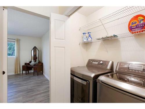 93 Shawbrooke Green Sw, Calgary, AB - Indoor Photo Showing Laundry Room