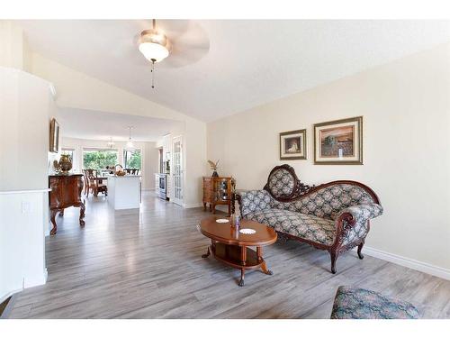 93 Shawbrooke Green Sw, Calgary, AB - Indoor Photo Showing Living Room