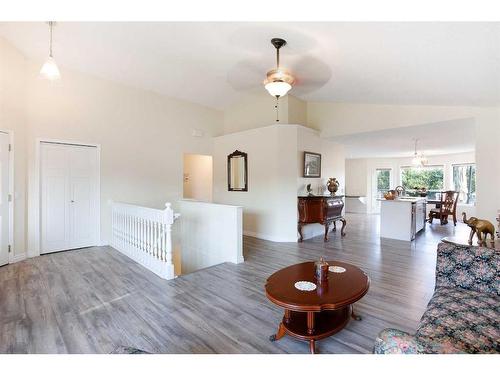 93 Shawbrooke Green Sw, Calgary, AB - Indoor Photo Showing Living Room