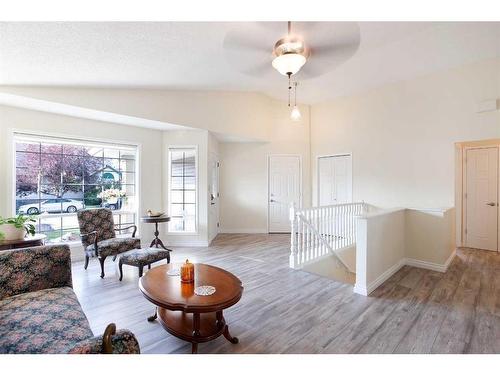 93 Shawbrooke Green Sw, Calgary, AB - Indoor Photo Showing Living Room