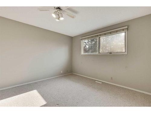 335 Bernard Mews Nw, Calgary, AB - Indoor Photo Showing Other Room