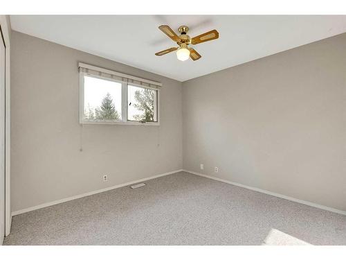 335 Bernard Mews Nw, Calgary, AB - Indoor Photo Showing Other Room