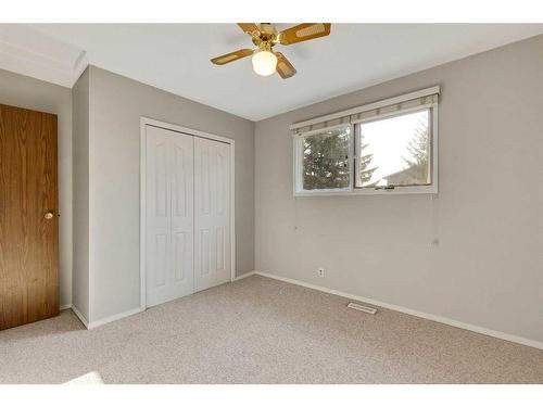 335 Bernard Mews Nw, Calgary, AB - Indoor