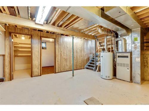 335 Bernard Mews Nw, Calgary, AB - Indoor Photo Showing Basement