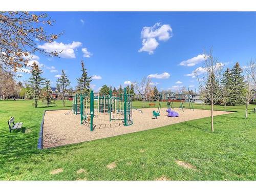 1722 47 Avenue Sw, Calgary, AB - Outdoor With View