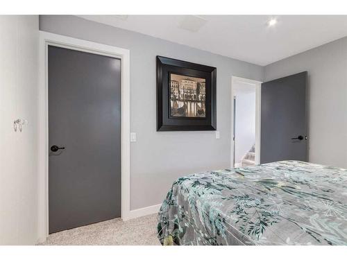 1706-11010 Bonaventure Drive Se, Calgary, AB - Indoor Photo Showing Bedroom