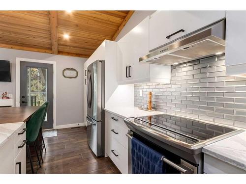 1706-11010 Bonaventure Drive Se, Calgary, AB - Indoor Photo Showing Kitchen With Stainless Steel Kitchen With Upgraded Kitchen