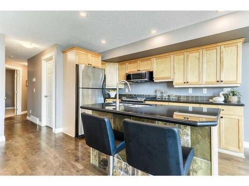 301-2306 17B Street Sw, Calgary, AB - Indoor Photo Showing Kitchen