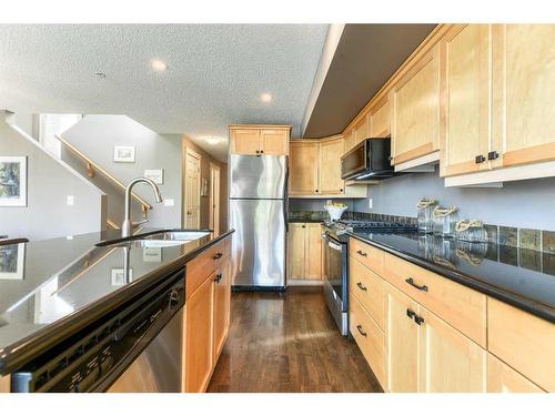 301-2306 17B Street Sw, Calgary, AB - Indoor Photo Showing Kitchen With Stainless Steel Kitchen With Upgraded Kitchen