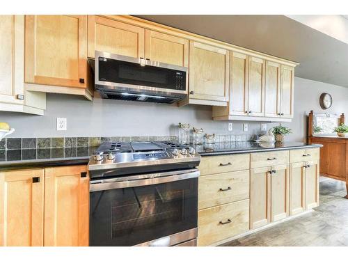 301-2306 17B Street Sw, Calgary, AB - Indoor Photo Showing Kitchen