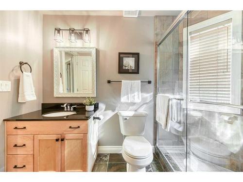 301-2306 17B Street Sw, Calgary, AB - Indoor Photo Showing Bathroom