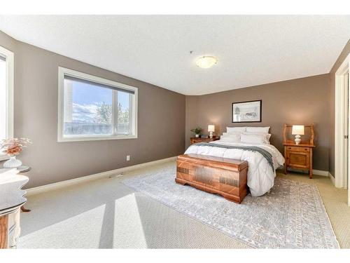 301-2306 17B Street Sw, Calgary, AB - Indoor Photo Showing Bedroom