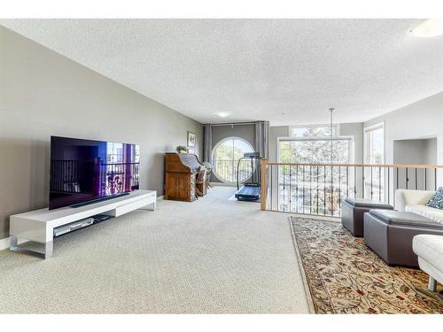 301-2306 17B Street Sw, Calgary, AB - Indoor Photo Showing Other Room