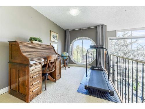 301-2306 17B Street Sw, Calgary, AB - Indoor Photo Showing Gym Room