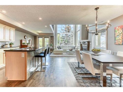 301-2306 17B Street Sw, Calgary, AB - Indoor Photo Showing Dining Room