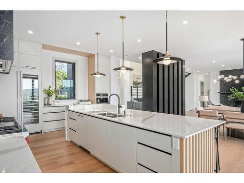 3343 Varna Crescent Nw, Calgary, AB - Indoor Photo Showing Kitchen With Double Sink With Upgraded Kitchen