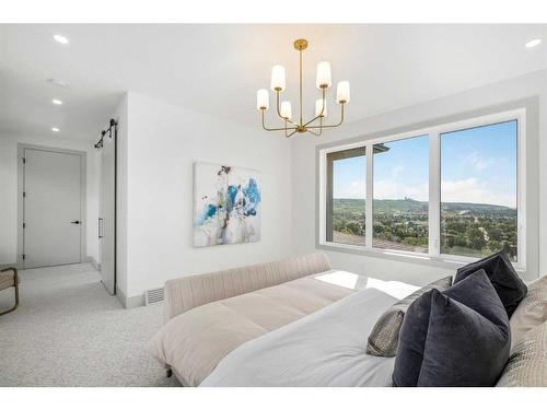 3343 Varna Crescent Nw, Calgary, AB - Indoor Photo Showing Bedroom