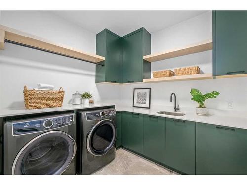 3343 Varna Crescent Nw, Calgary, AB - Indoor Photo Showing Laundry Room