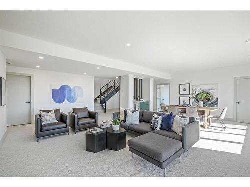 3343 Varna Crescent Nw, Calgary, AB - Indoor Photo Showing Living Room