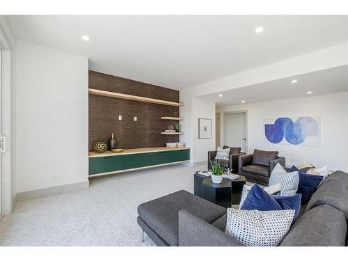 3343 Varna Crescent Nw, Calgary, AB - Indoor Photo Showing Living Room