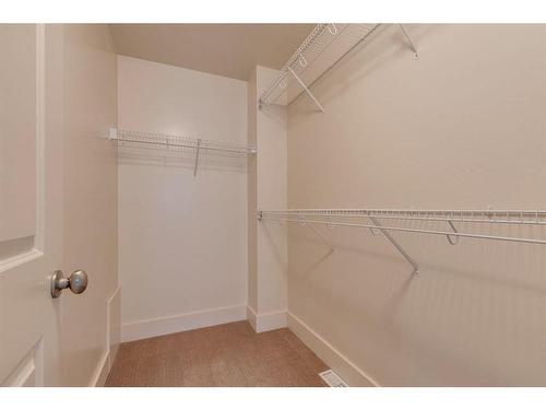 2-2231 28 Street Sw, Calgary, AB - Indoor With Storage