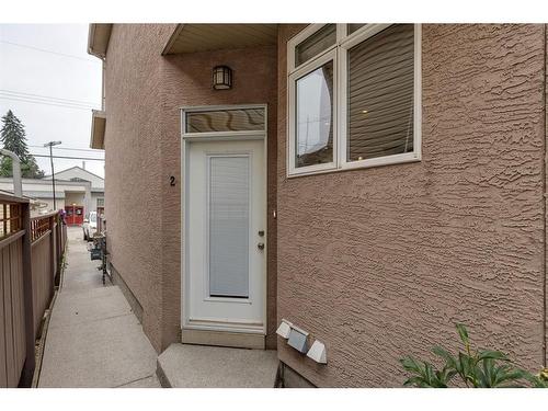 2-2231 28 Street Sw, Calgary, AB - Outdoor With Exterior