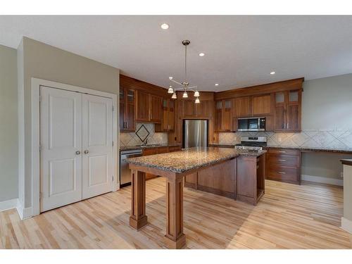 2-2231 28 Street Sw, Calgary, AB - Indoor Photo Showing Kitchen With Stainless Steel Kitchen With Upgraded Kitchen