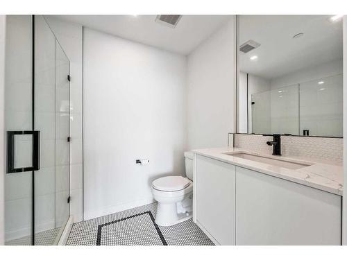 608-8445 Broadcast Avenue Sw, Calgary, AB - Indoor Photo Showing Bathroom