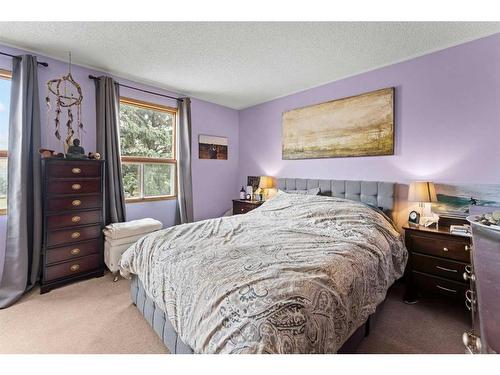 35 Riverbend Drive Se, Calgary, AB - Indoor Photo Showing Bedroom