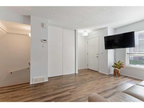 20 Erin Woods Court Se, Calgary, AB - Indoor